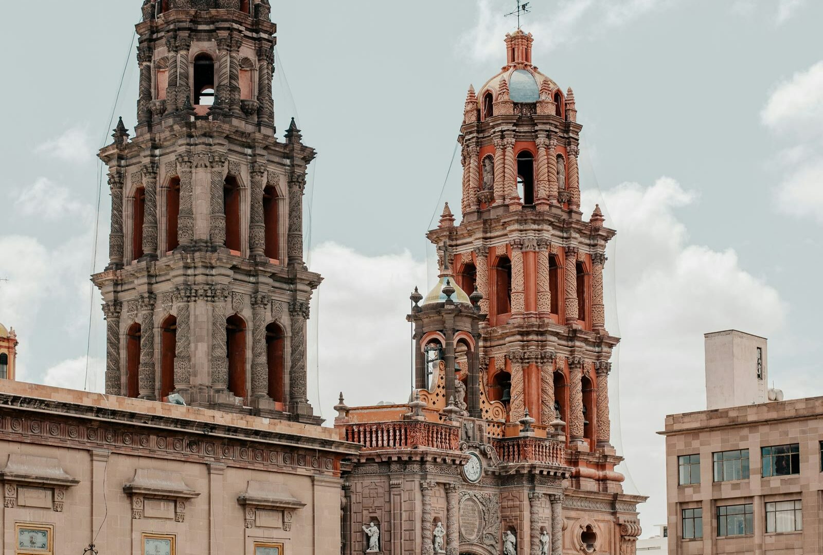 Large building with two towers in San Luis Potosí, Mexico